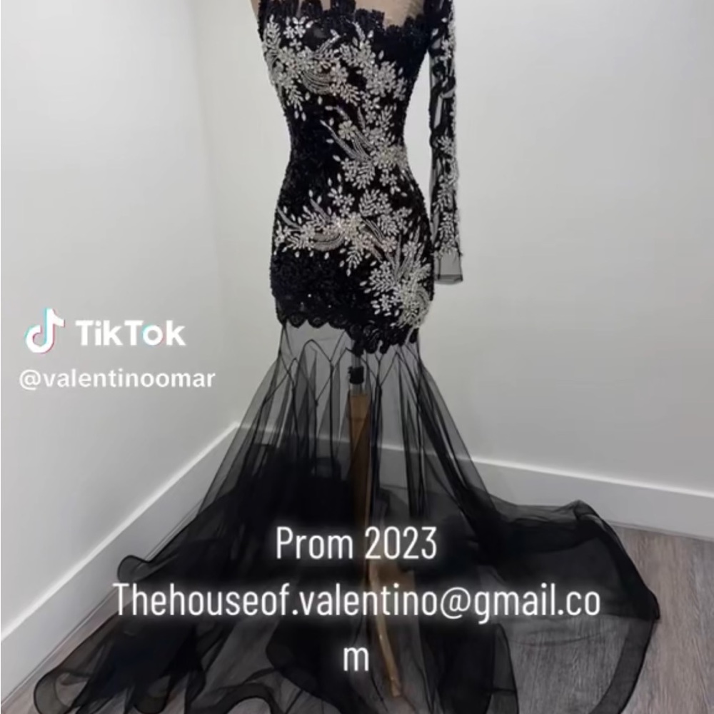 Beautiful elegant prom dress!